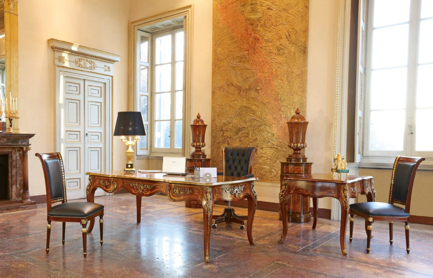 Versailles Presidential Desk